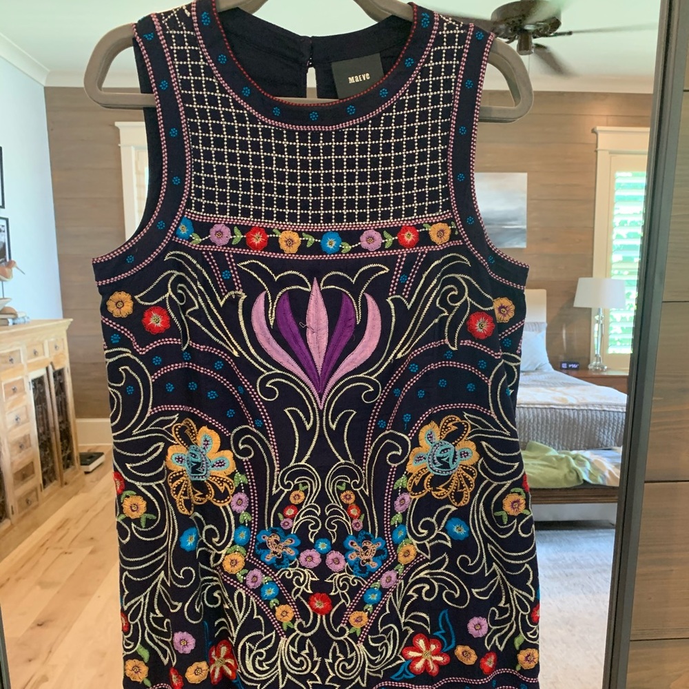 Beautiful Maeve embroidered shift dress